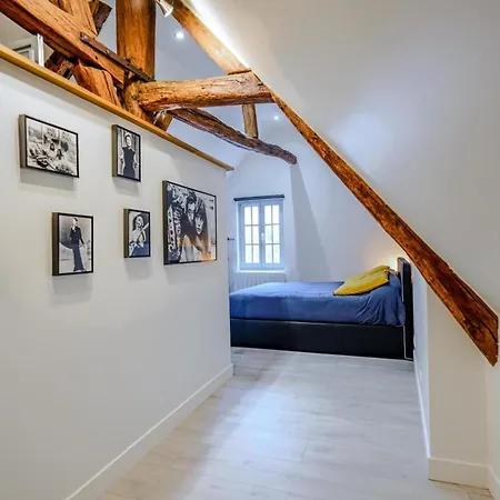 Casa de Férias Charming House In The Heart Of Design & Comfort