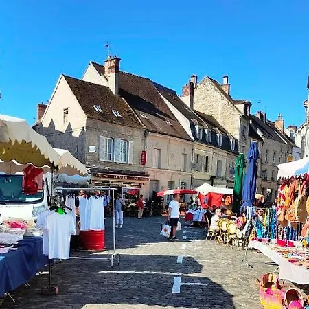 Vakantiehuis Charming House In The Heart Of Design & Comfort Senlis (Oise)