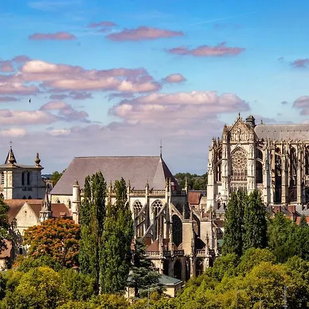 Charming House In The Heart Of Design & Comfort Vakantiehuis *